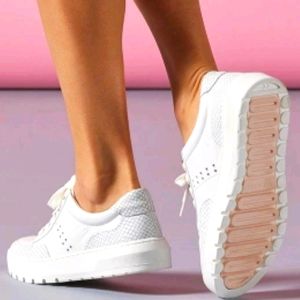 Vionic Sneakers